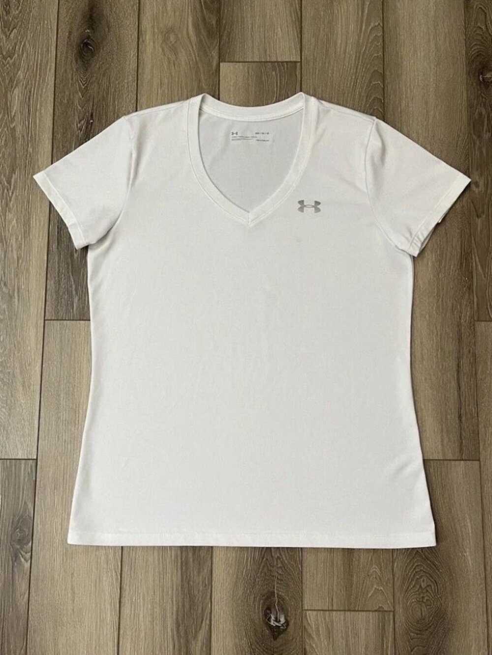 Under Armour HeatGear Women’s White V-Neck Short Sleeve T-shirt | Medium